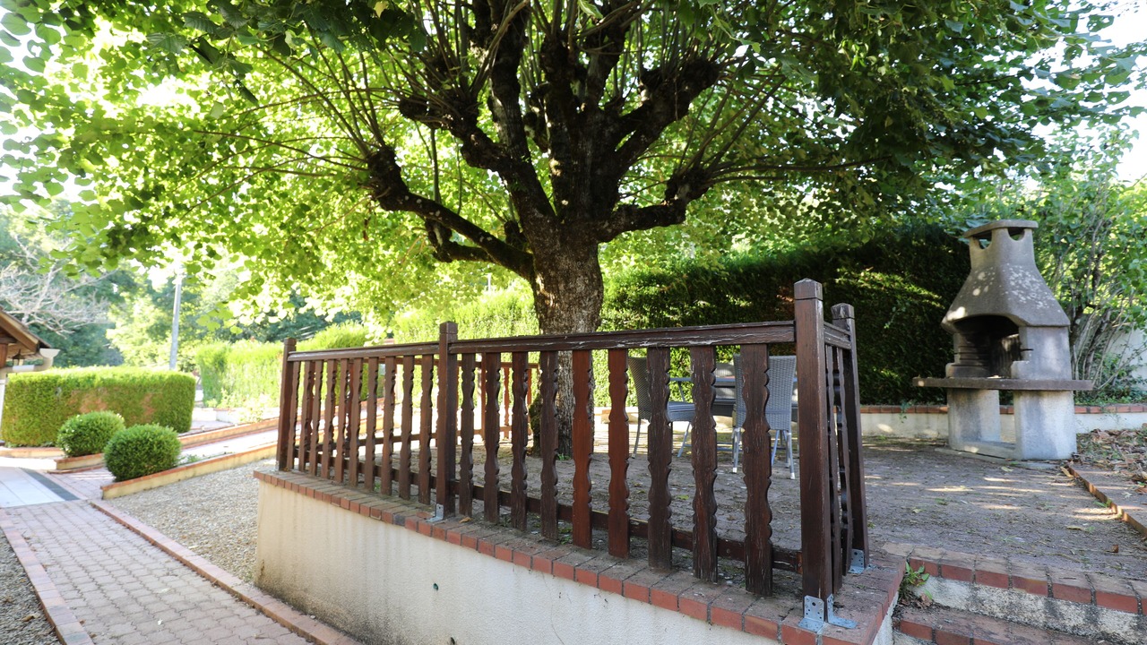 Photo of Patio Balcony in Saint-Aubin-sur-Yonne