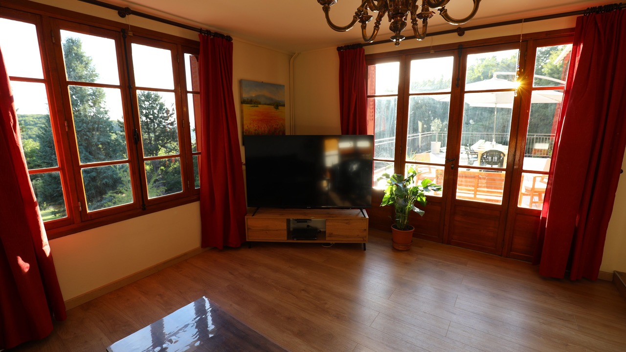 Photo of Livingroom in Saint-Aubin-sur-Yonne