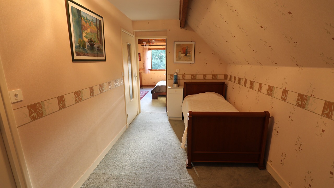 Photo of Bedroom in Saint-Aubin-sur-Yonne