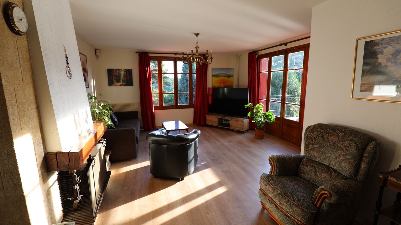 Photo of Livingroom in Saint-Aubin-sur-Yonne