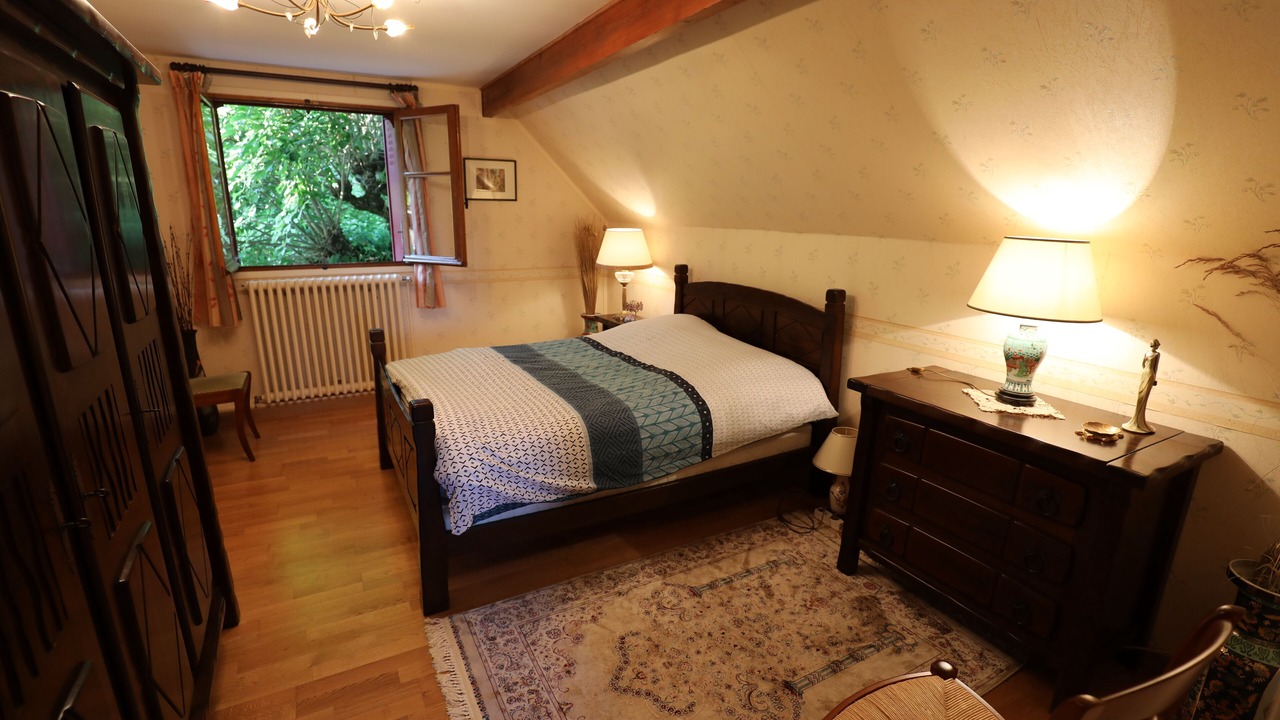 Photo of Bedroom in Saint-Aubin-sur-Yonne