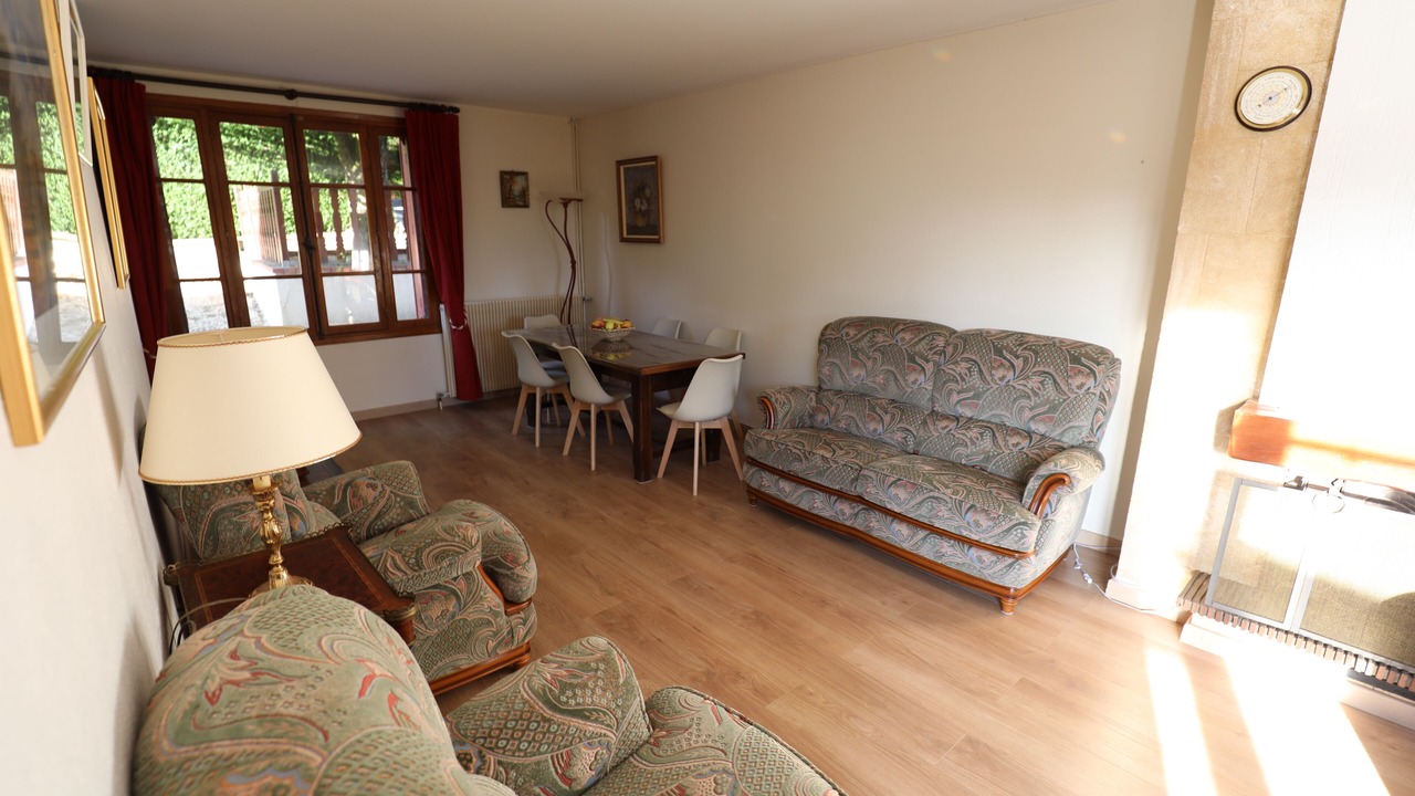 Photo of Livingroom in Saint-Aubin-sur-Yonne