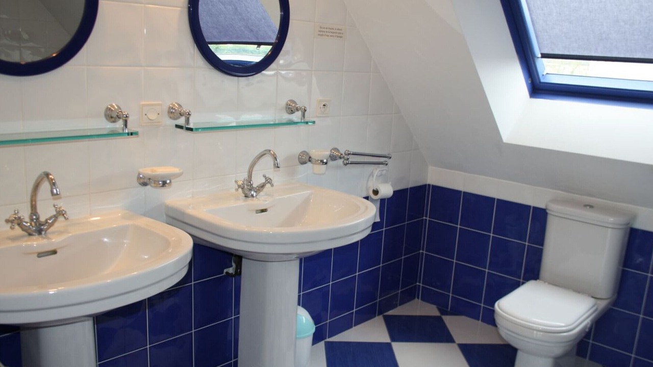 Photo of Bathroom in Penvins
