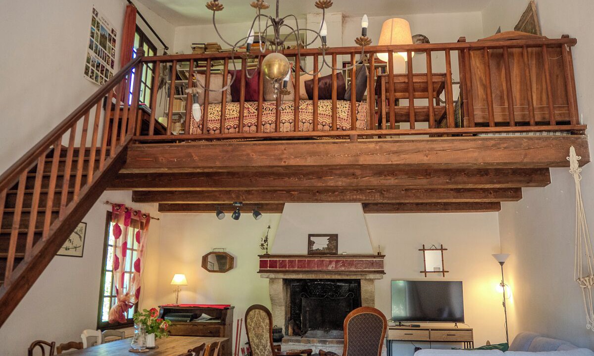 Photo of Livingroom in Dauphin