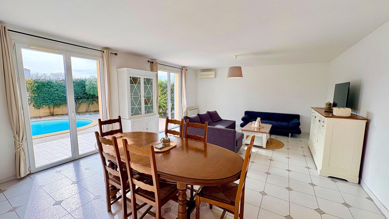 Photo of Livingroom in Saint-Aunes
