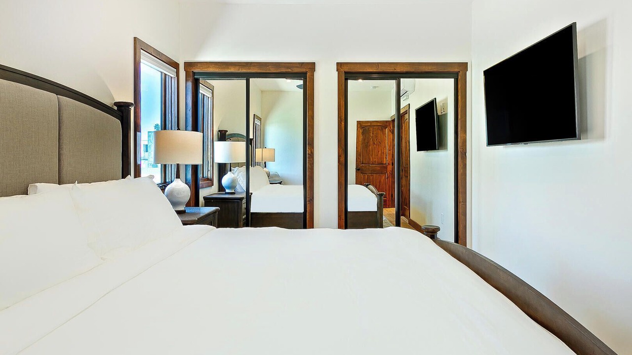 Photo of Bedroom in Mission Beach