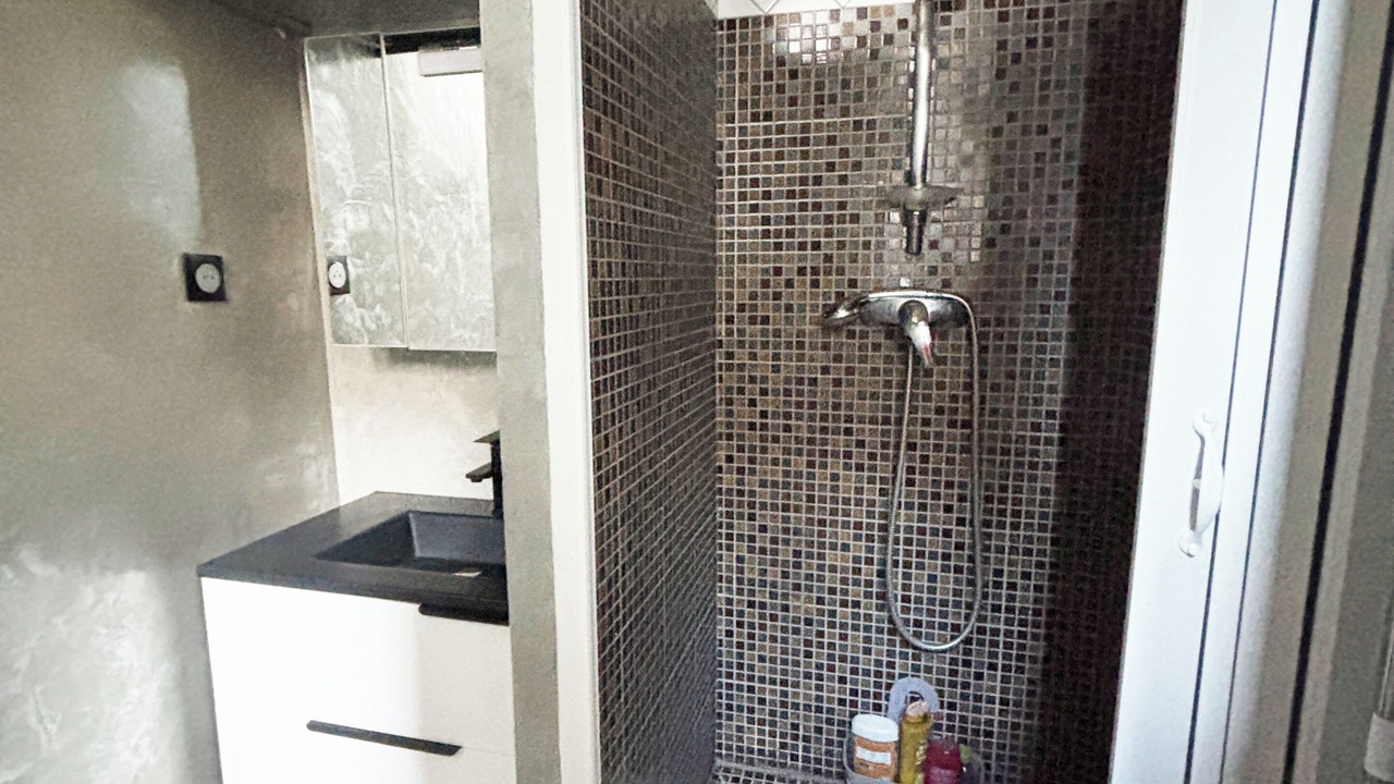 Photo of Bathroom in Colombes