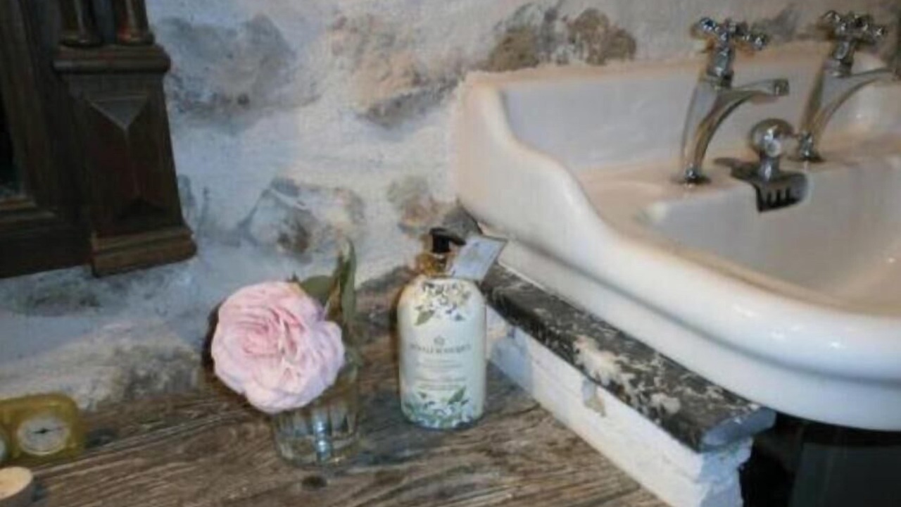 Photo of Bathroom in Crux-la-Ville