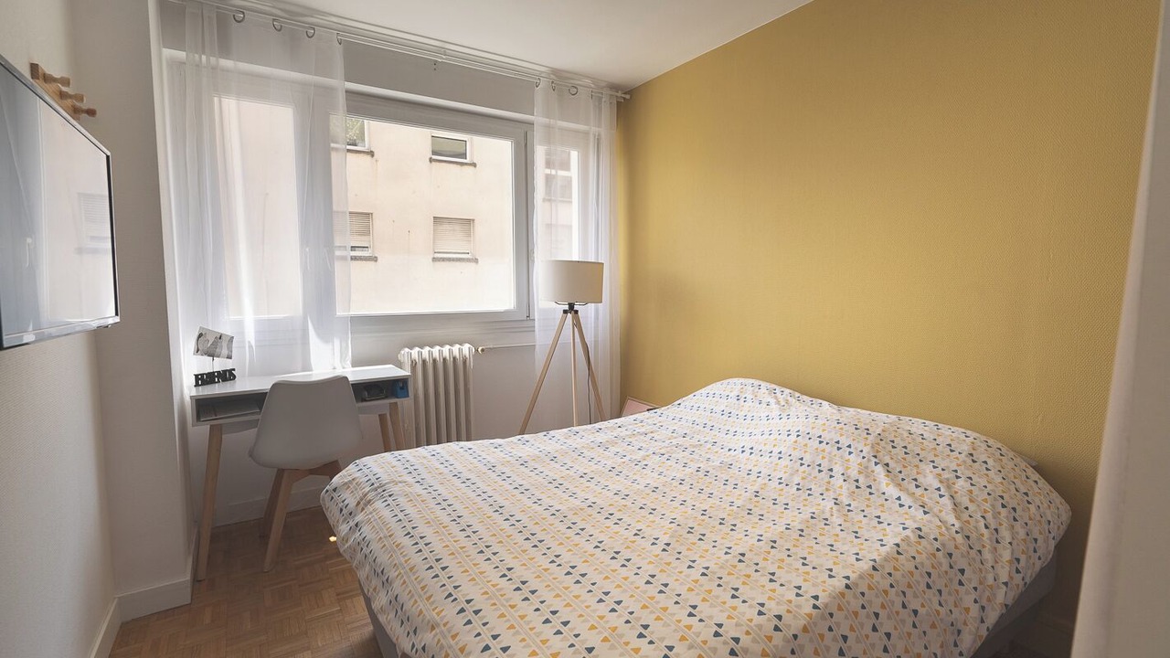 Photo of Bedroom in Republique