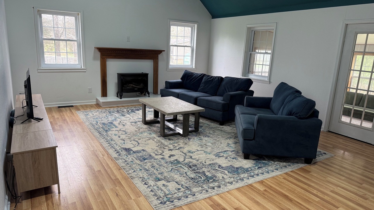 Photo of Livingroom in Etowah