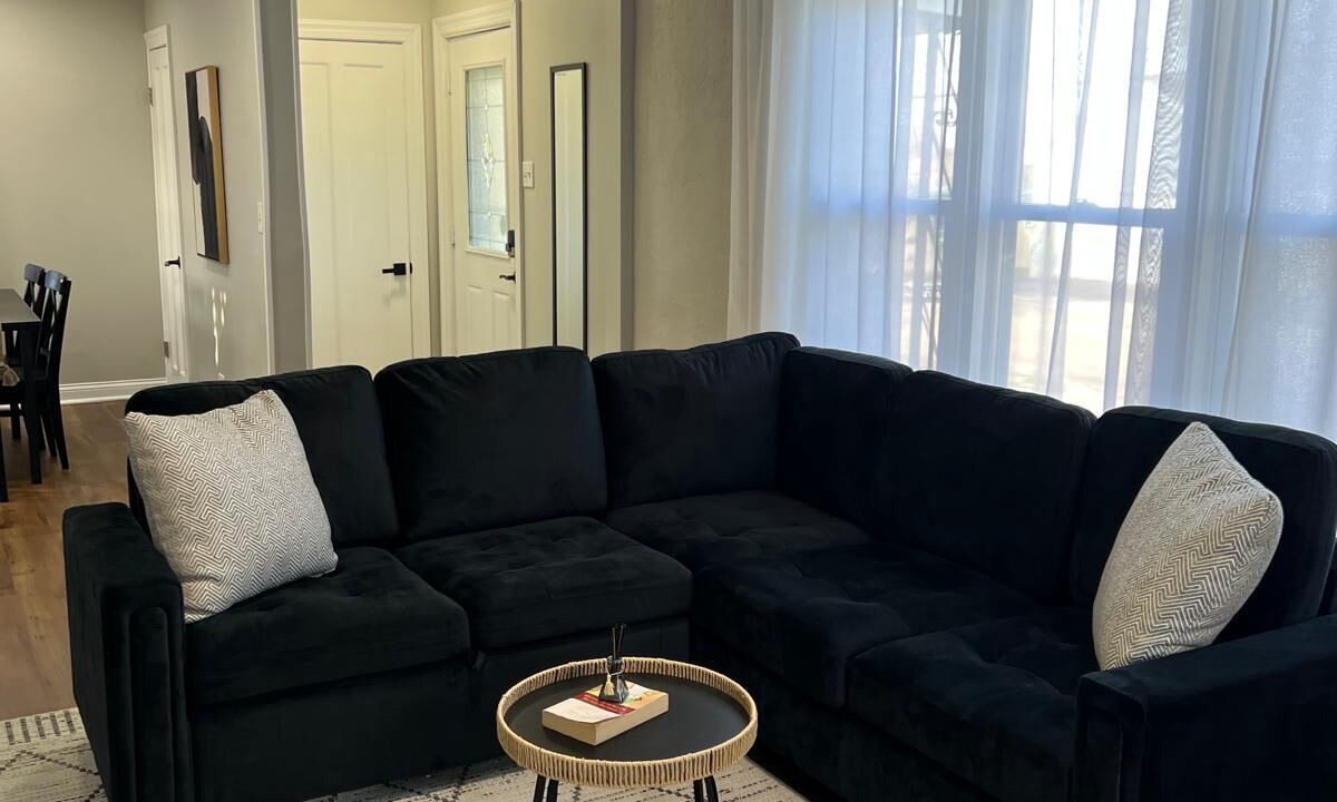 Photo of Livingroom in South Elgin