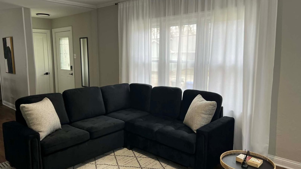 Photo of Livingroom in South Elgin