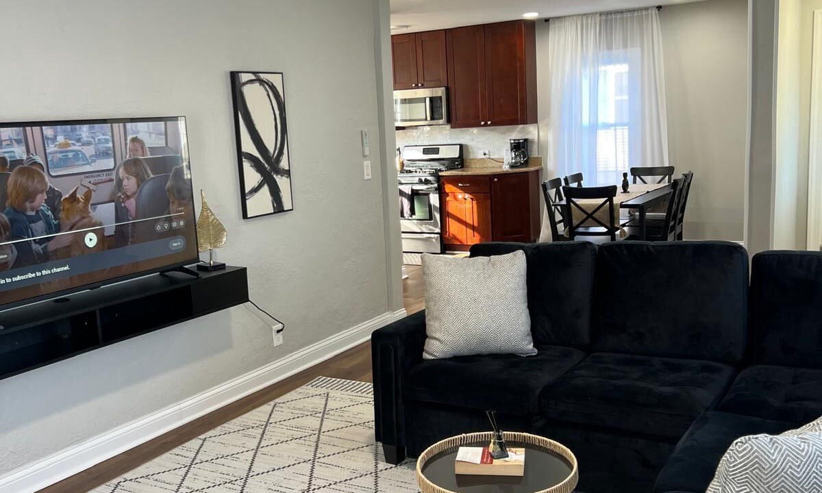 Photo of Livingroom in South Elgin