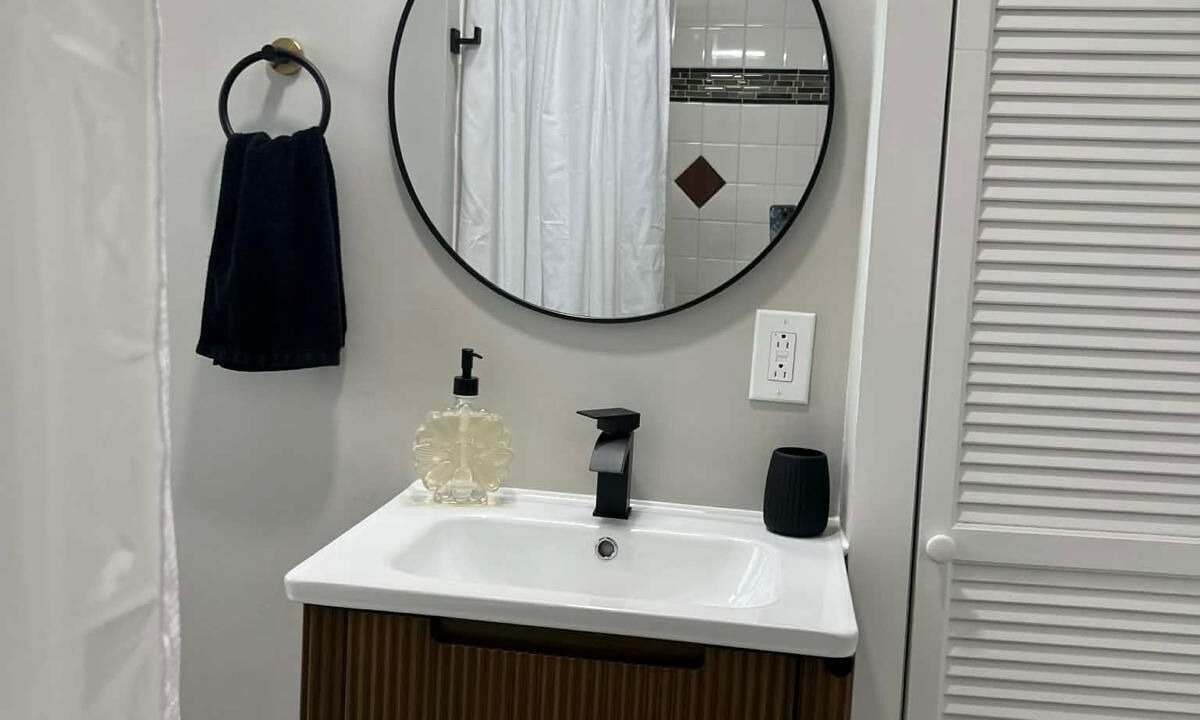 Photo of Bathroom in South Elgin