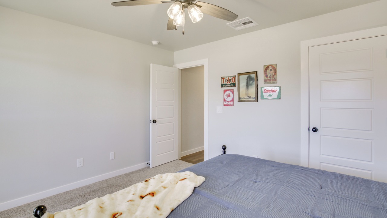 Photo of Bedroom in North by Northwest