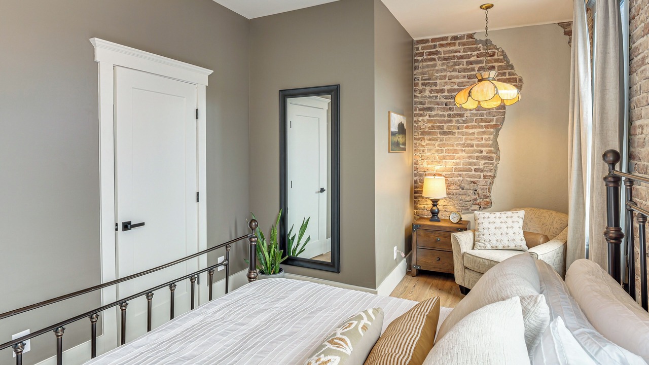 Photo of Bedroom in Lawrenceburg