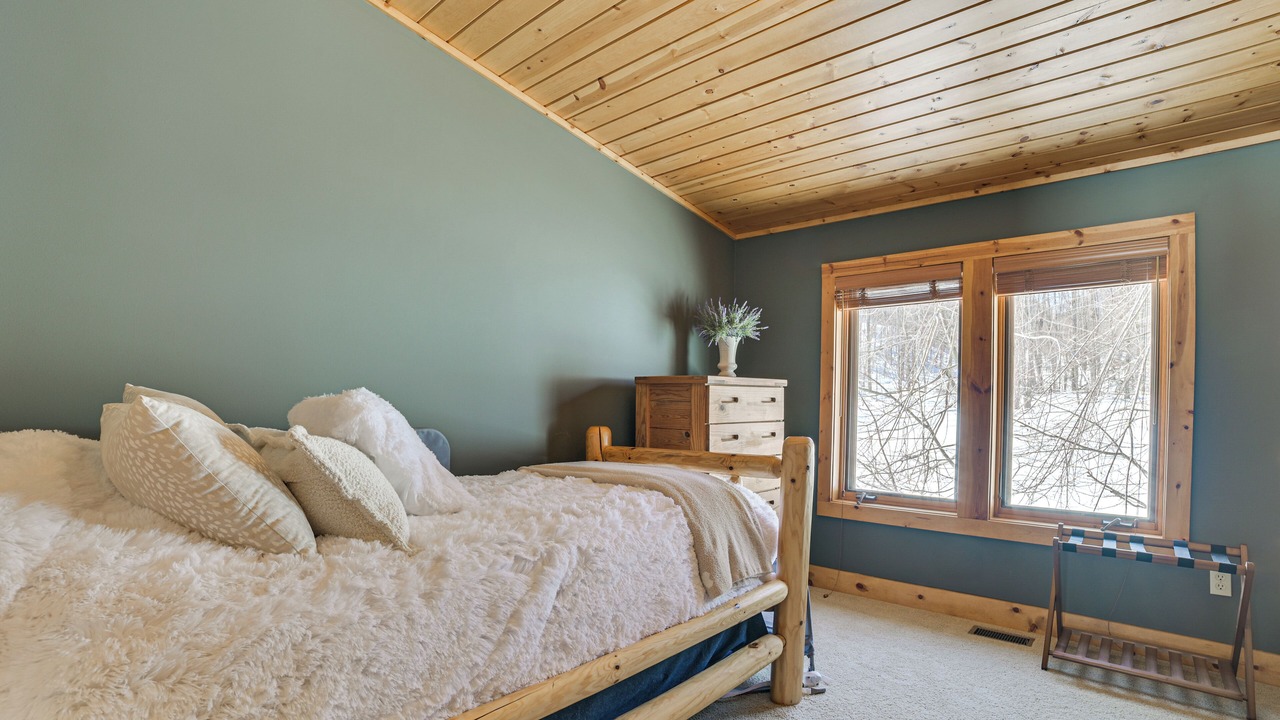Photo of Bedroom in Harbor Springs