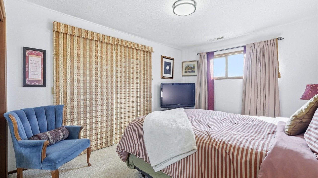 Photo of Bedroom in Agate Beach