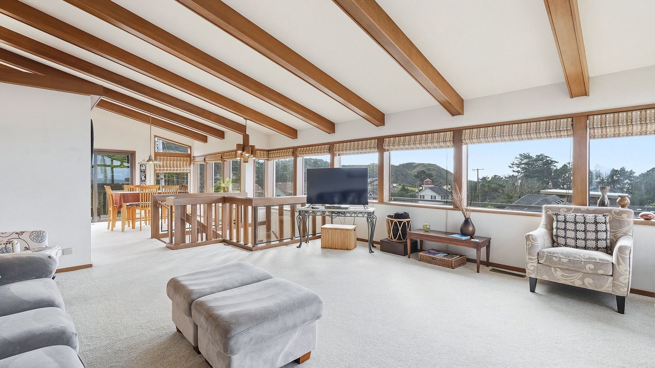 Photo of Livingroom in Agate Beach