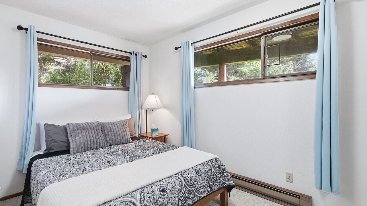 Photo of Bedroom in Agate Beach