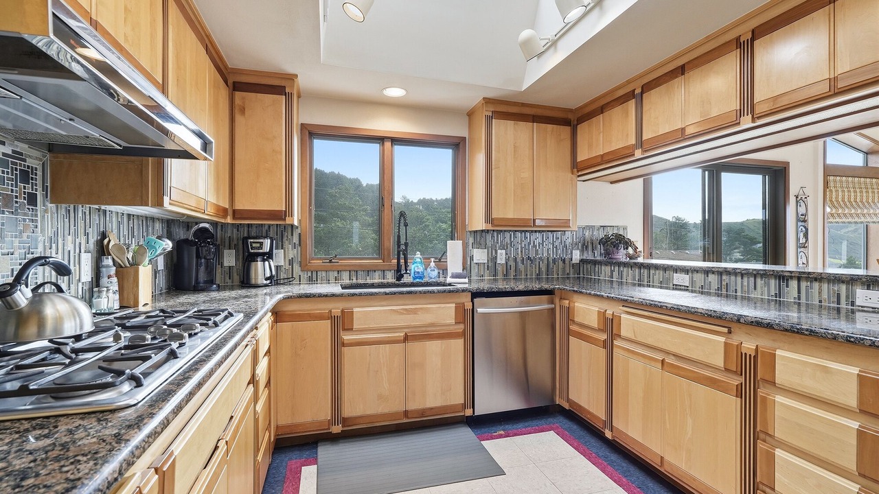 Photo of Kitchen in Agate Beach