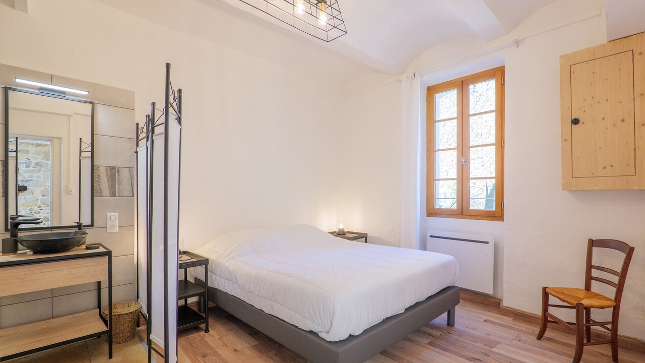 Photo of Bedroom in Courry