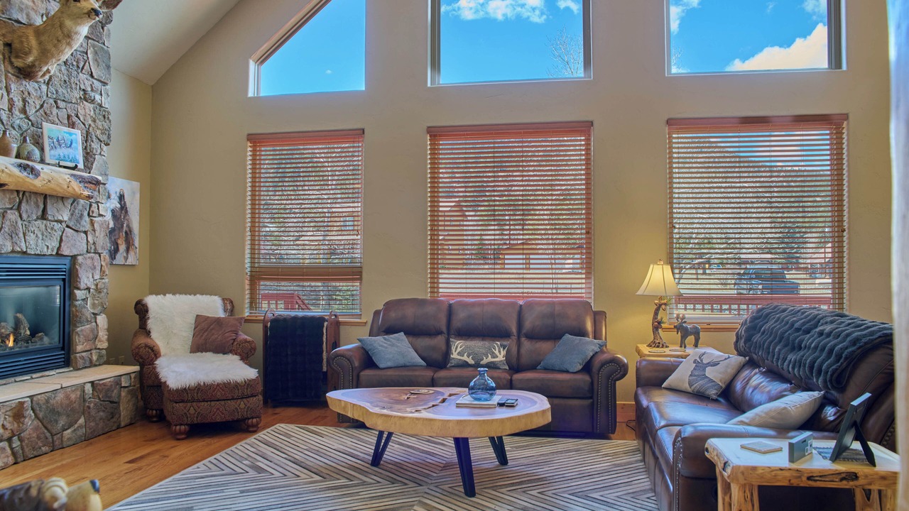 Photo of Livingroom in Ponderosa Pines