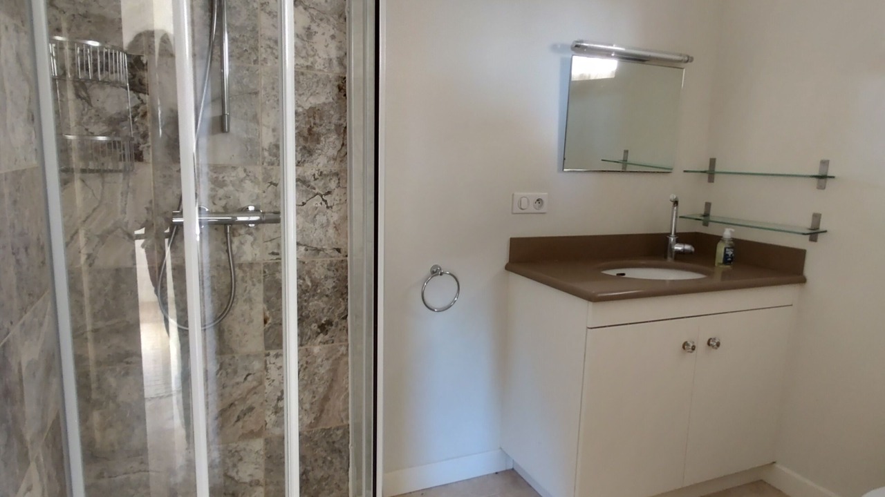 Photo of Bathroom in Andillac