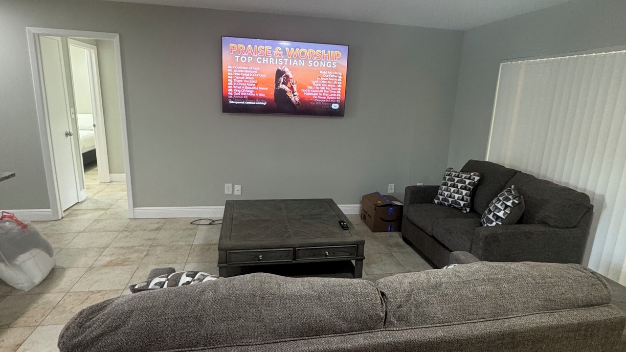 Photo of Livingroom in Brooksville