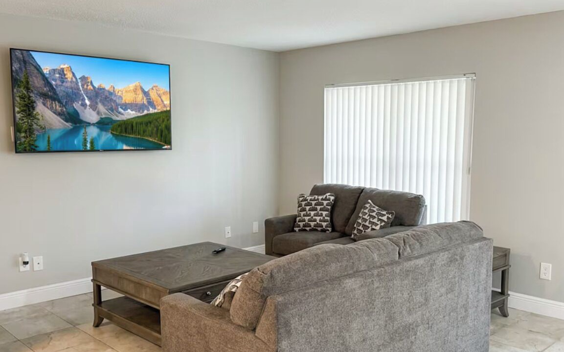 Photo of Livingroom in Brooksville