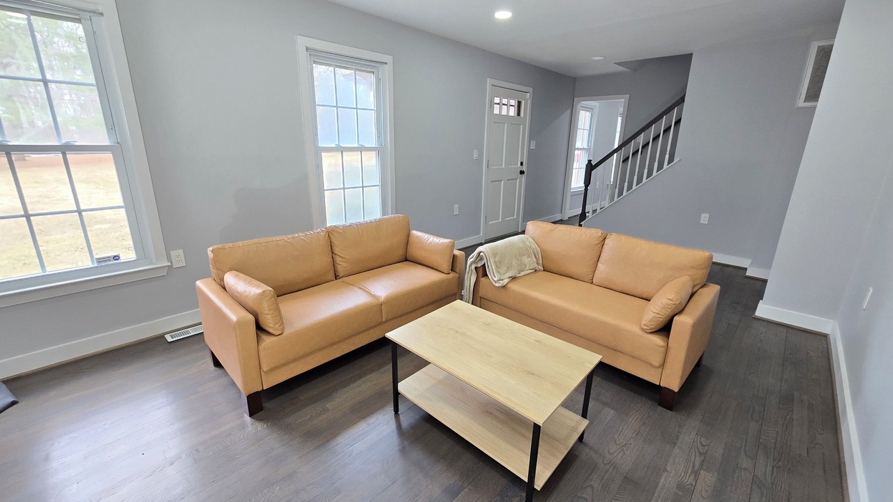 Photo of Livingroom in Leesburg