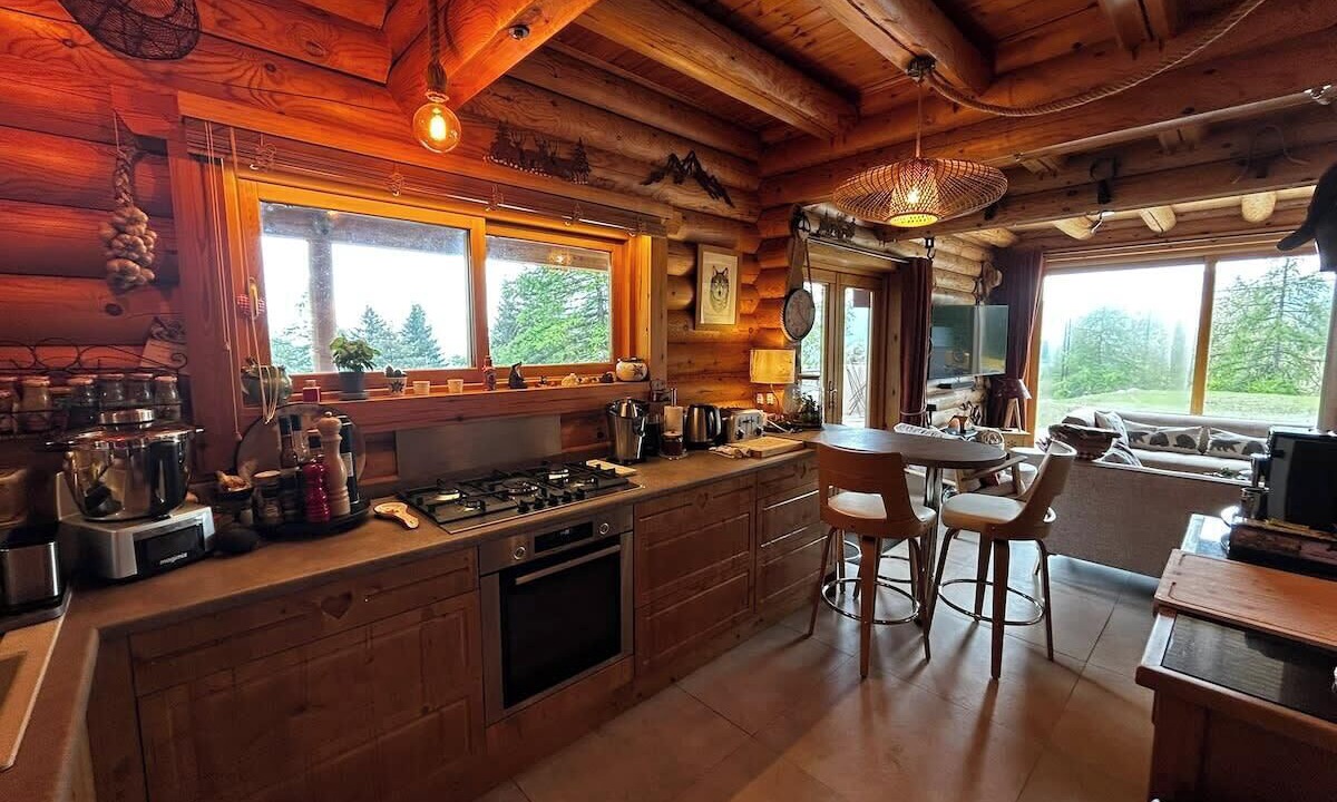 Photo of Kitchen in Roubion