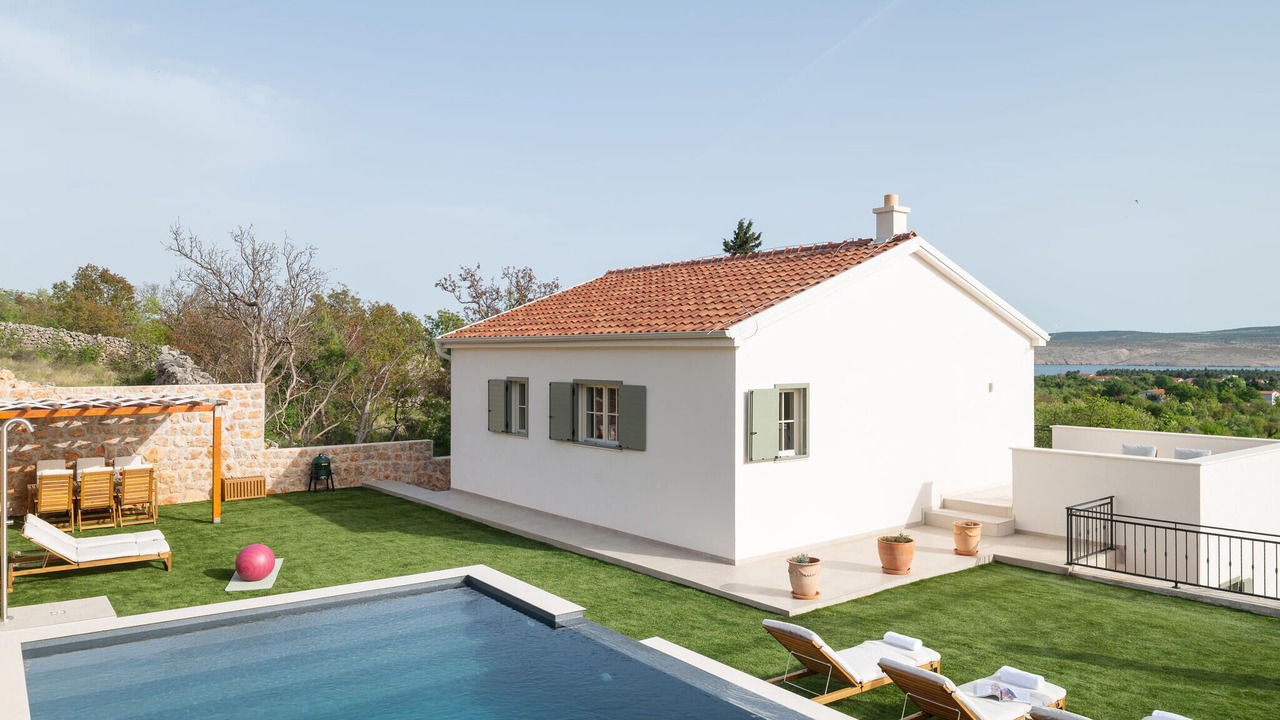 Photo of Outdoor in Seline