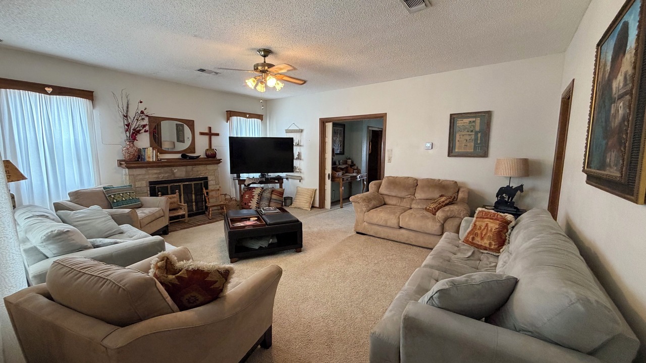 Photo of Livingroom in O Brien