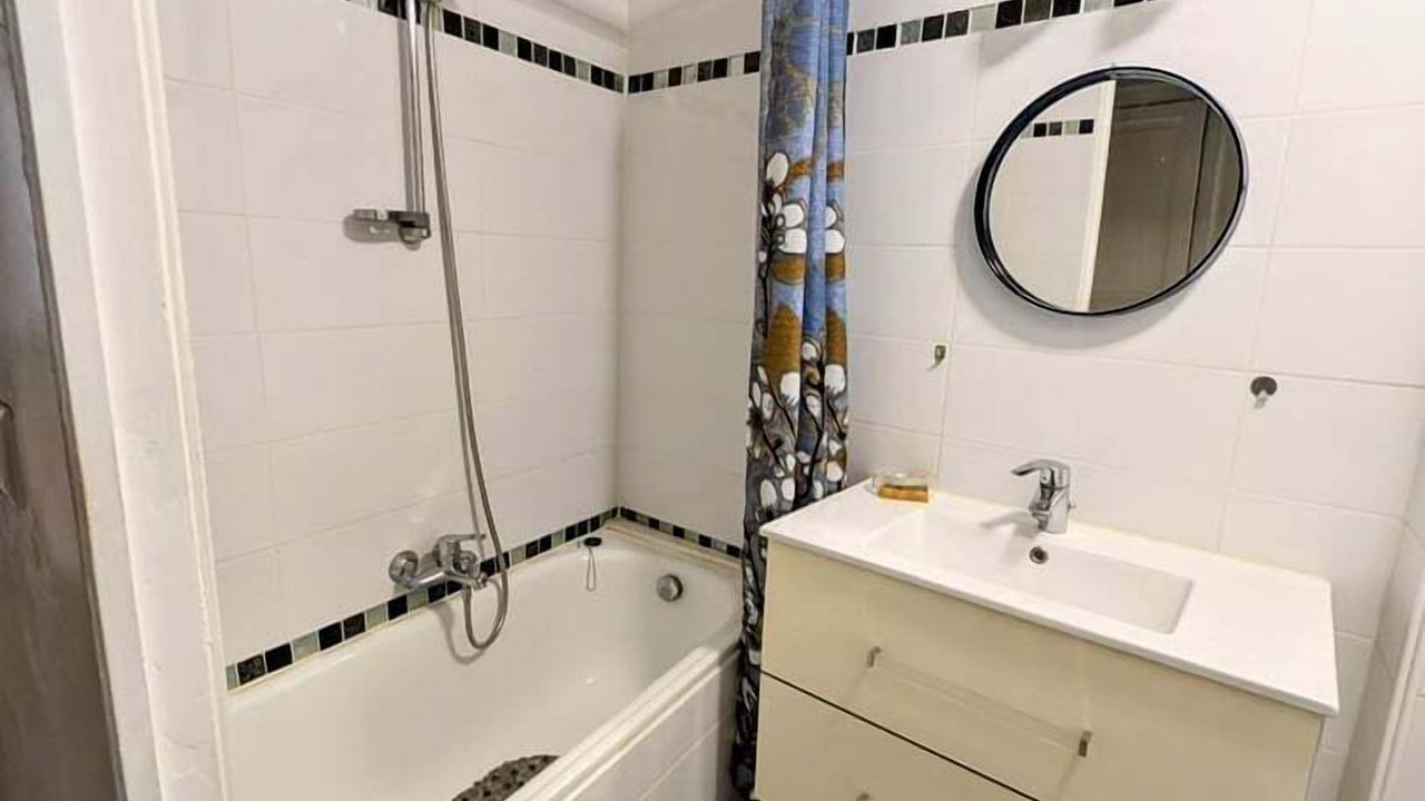 Photo of Bathroom in Loches