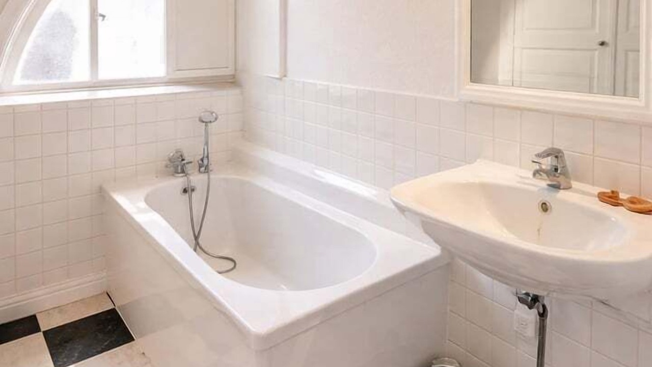 Photo of Bathroom in Loches