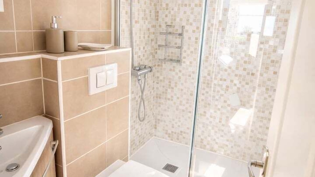 Photo of Bathroom in Loches