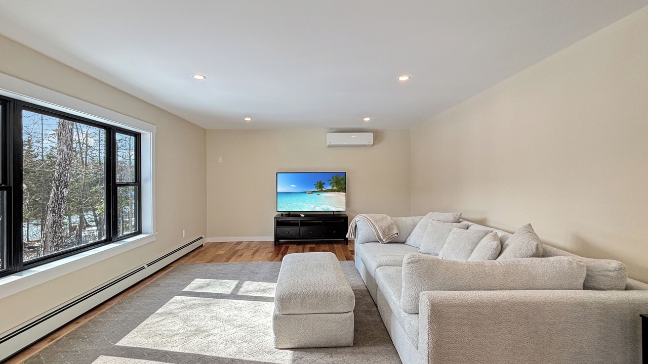 Photo of Livingroom in Northeast Somerset