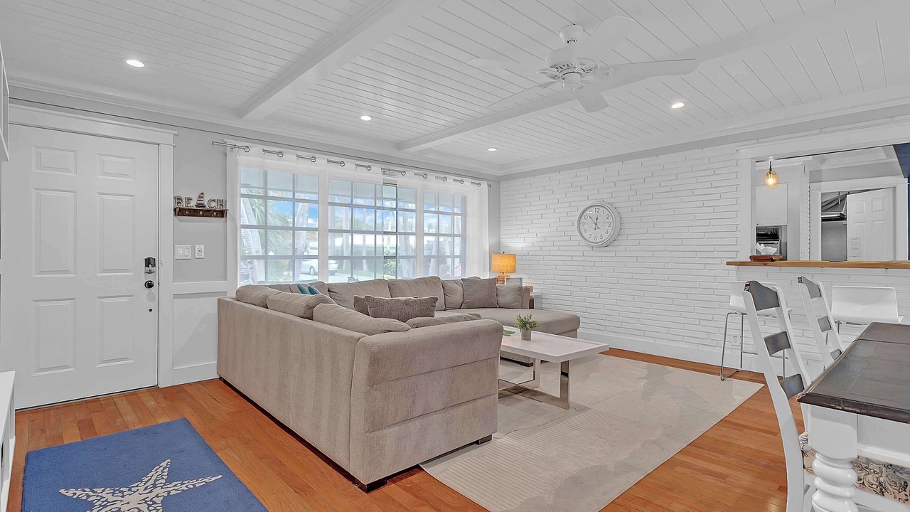 Photo of Livingroom in The Cove