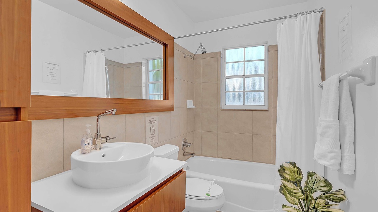 Photo of Bathroom in Miami Springs