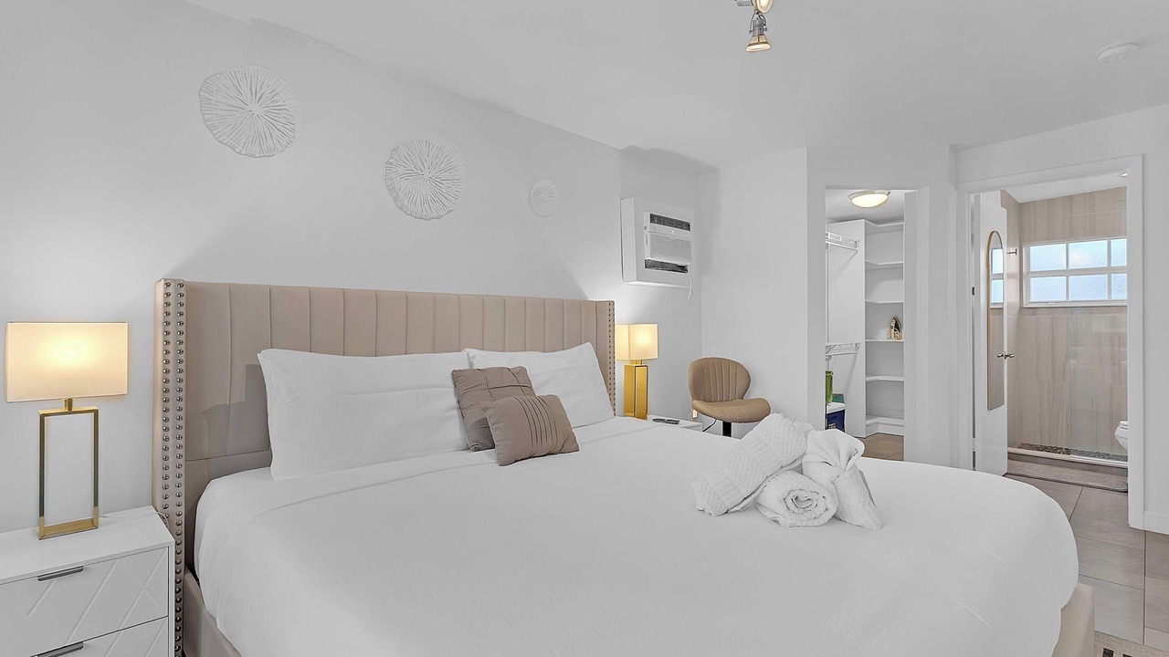 Photo of Bedroom in Miami Springs