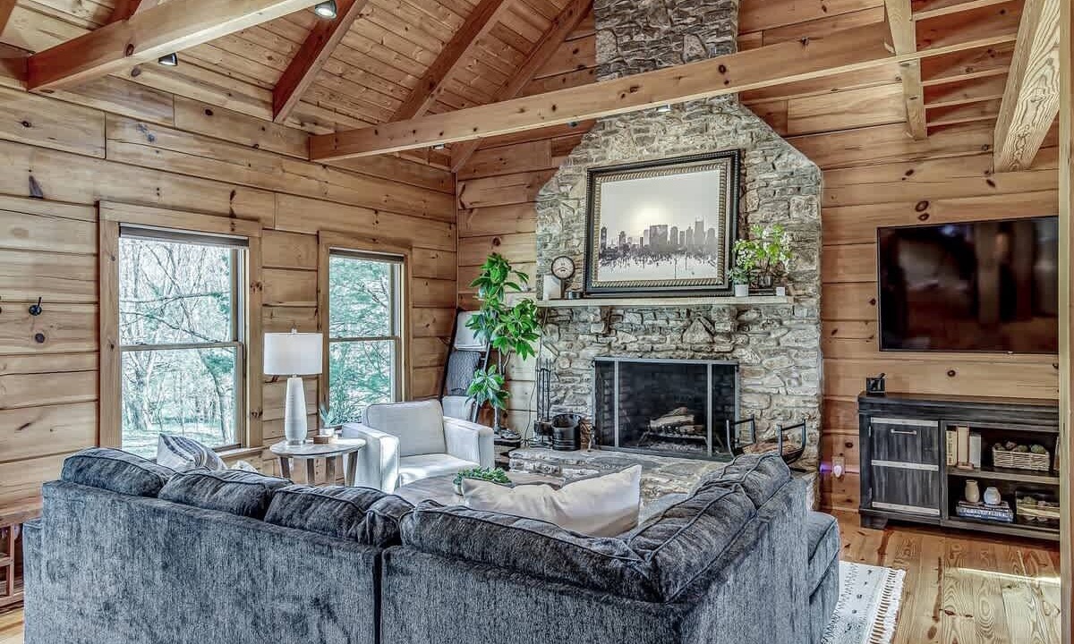 Photo of Livingroom in Castalian Springs