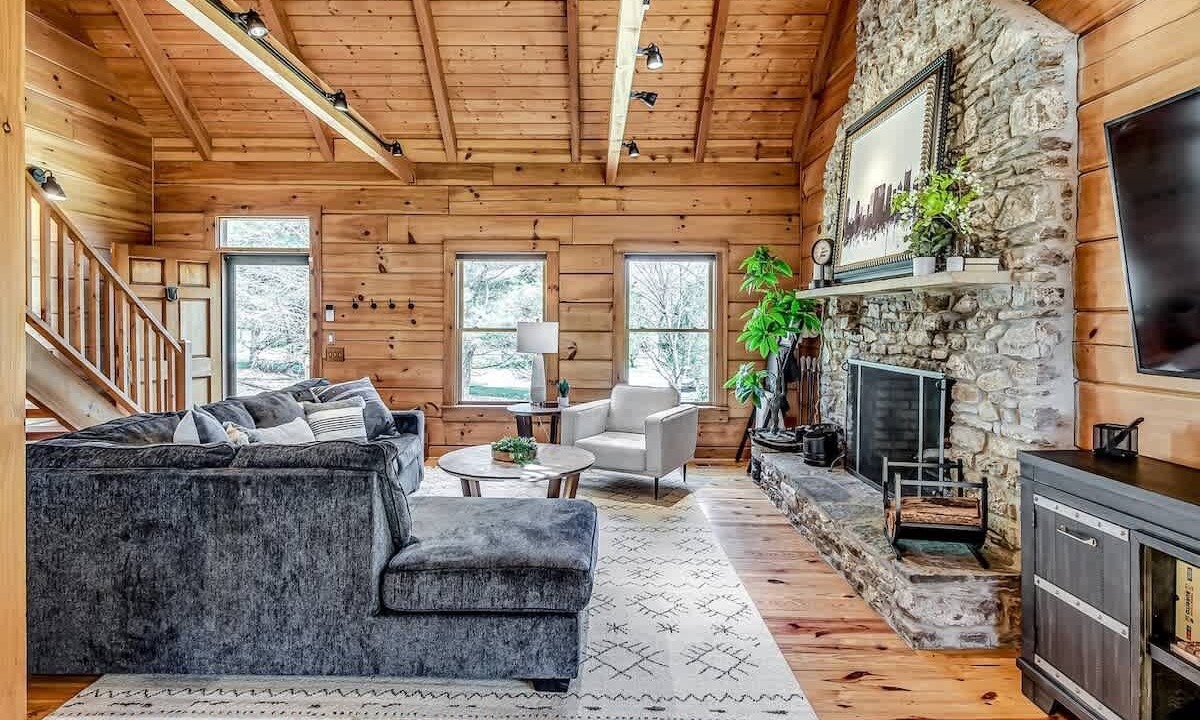Photo of Livingroom in Castalian Springs