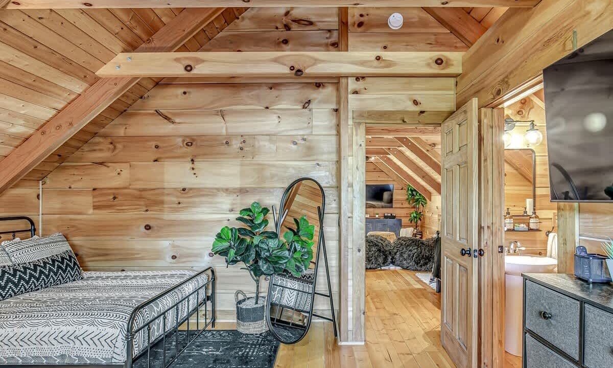 Photo of Bedroom in Castalian Springs