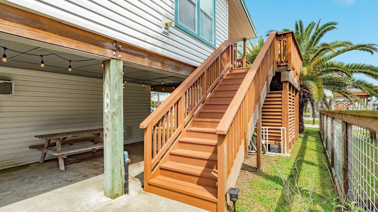 Photo of Patio Balcony in Jamaica Beach