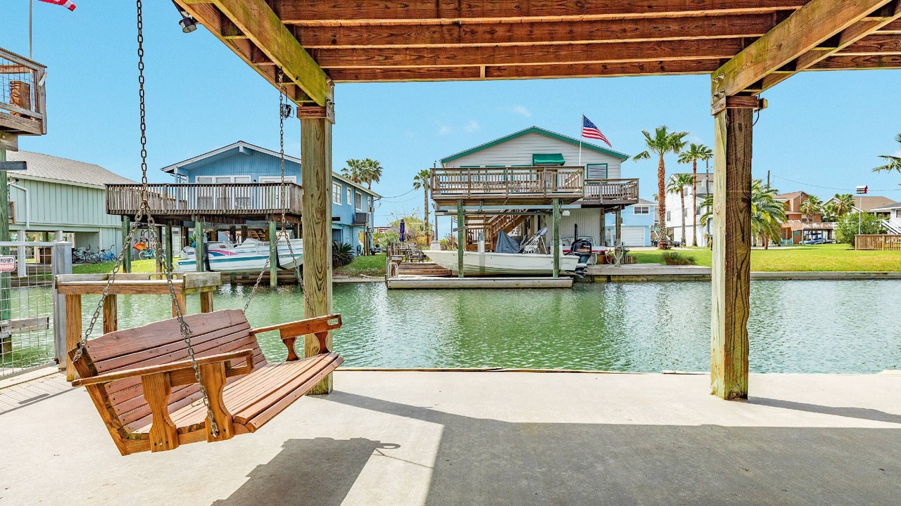 Photo of Patio Balcony in Jamaica Beach