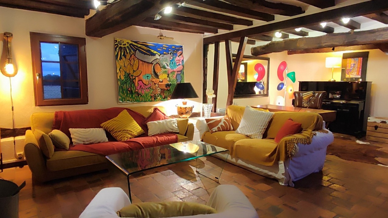 Photo of Livingroom in Ajou