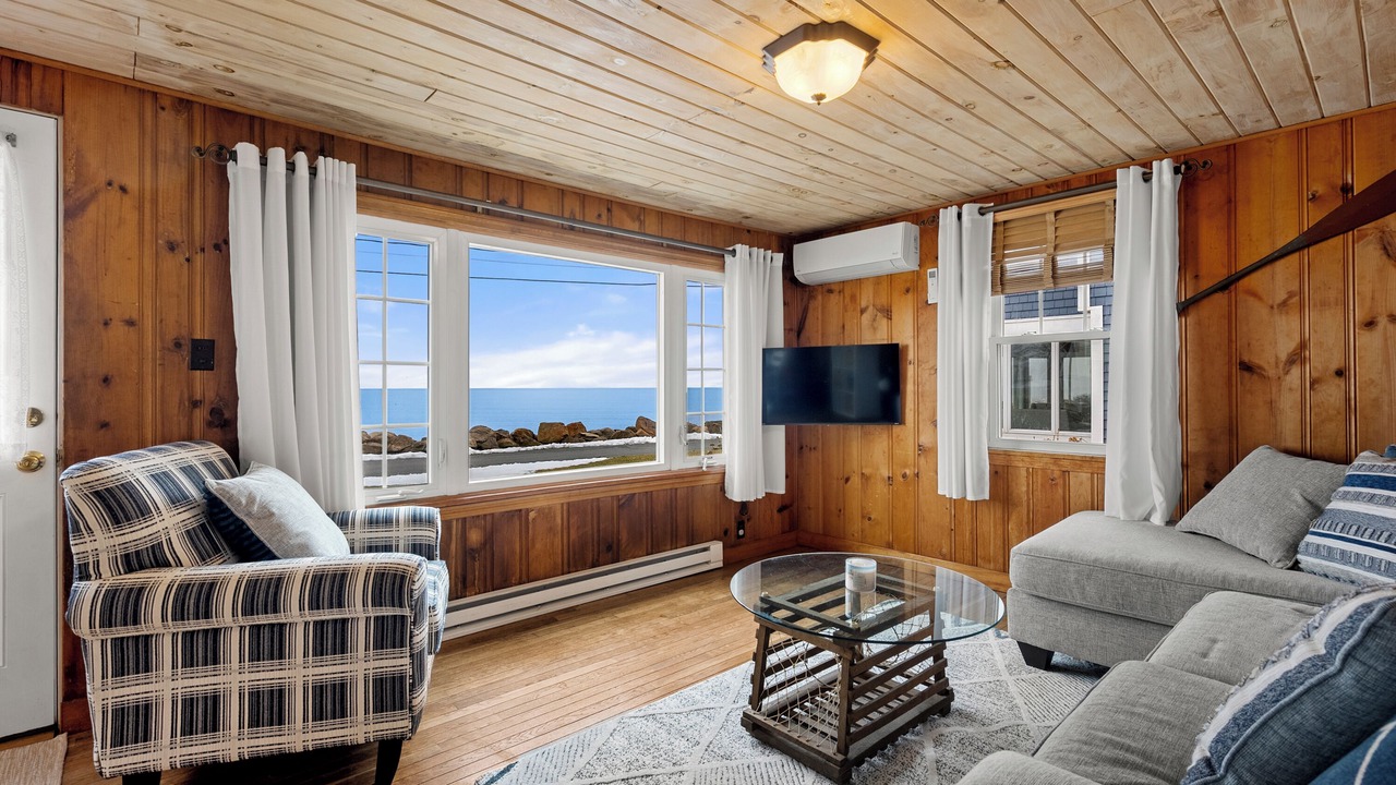 Photo of Livingroom in Niantic