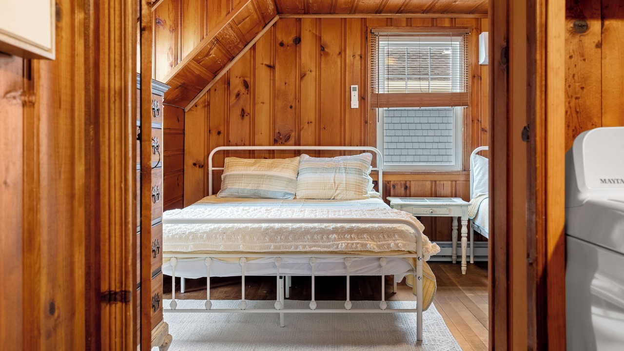Photo of Bedroom in Niantic