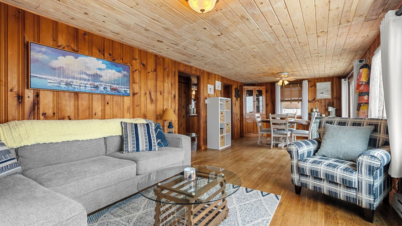 Photo of Livingroom in Niantic